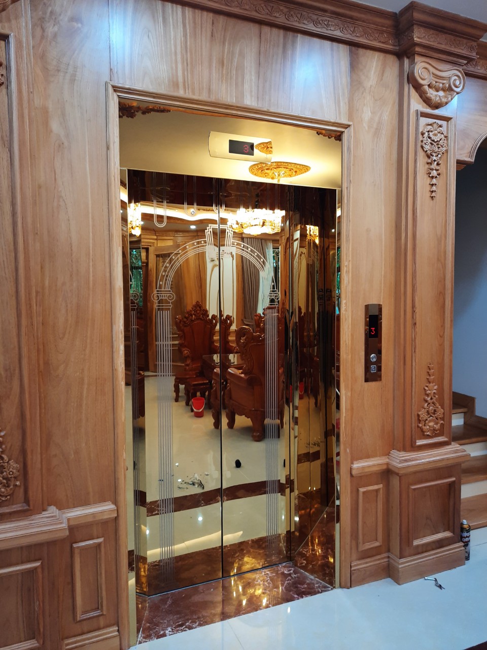 thang máy liên doanh mitsubishi lắp cho gia đình sang trọng